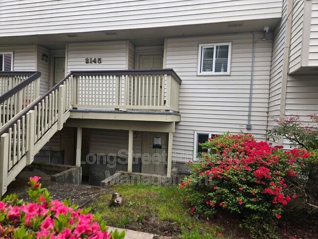 Building Photo - 2145 NW Highland Dr