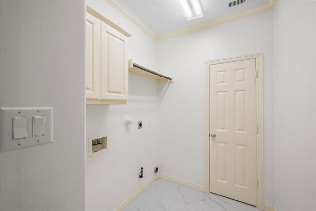 Building Photo - 1518 Olive Park
