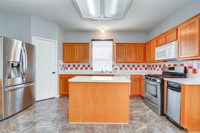 Building Photo - 25915 Drybrook Rd