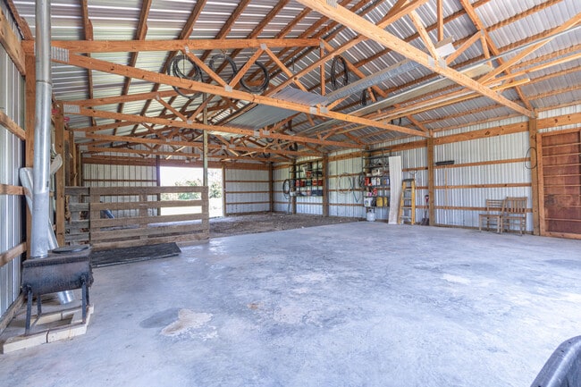 Building Photo - 16950 N Davis Rd