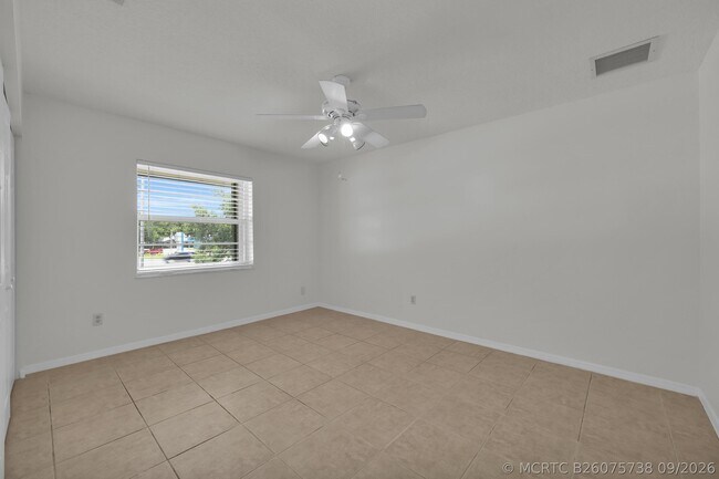 Building Photo - 2302 Sunrise Blvd