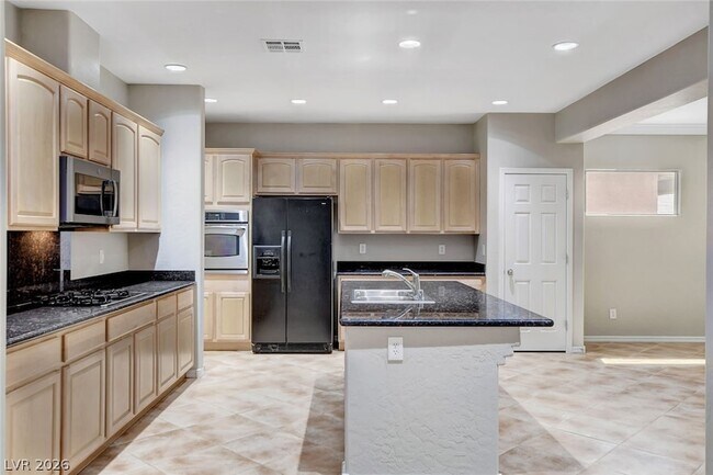 Building Photo - 6825 Tarpon Springs Ct