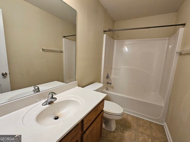 Building Photo - 3196 Cedar Glade Ln NE