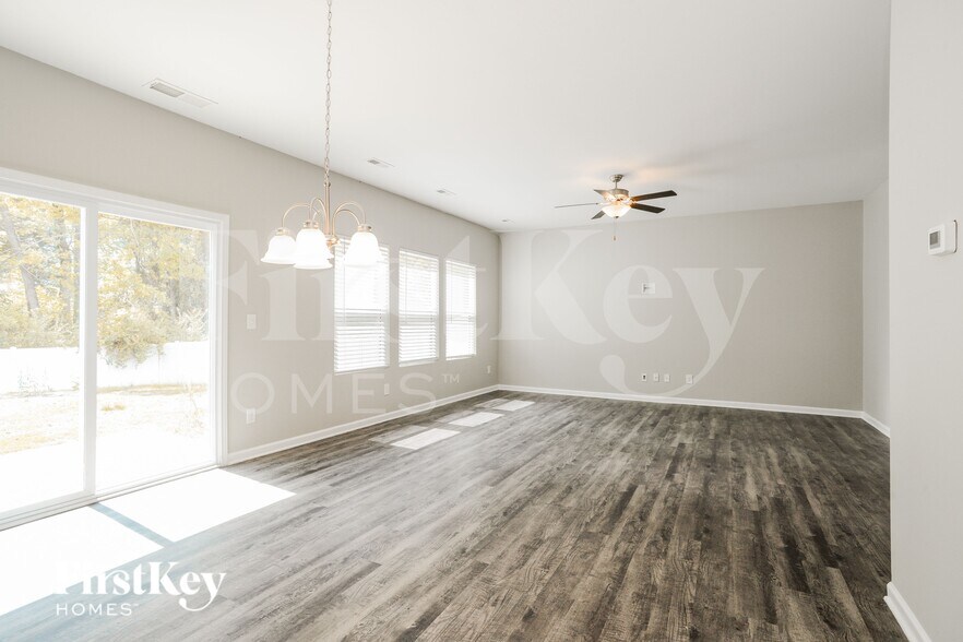 Building Photo - 9628 Hamel St