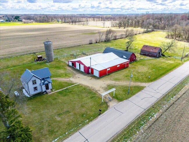 Building Photo - 34 N Union Rd