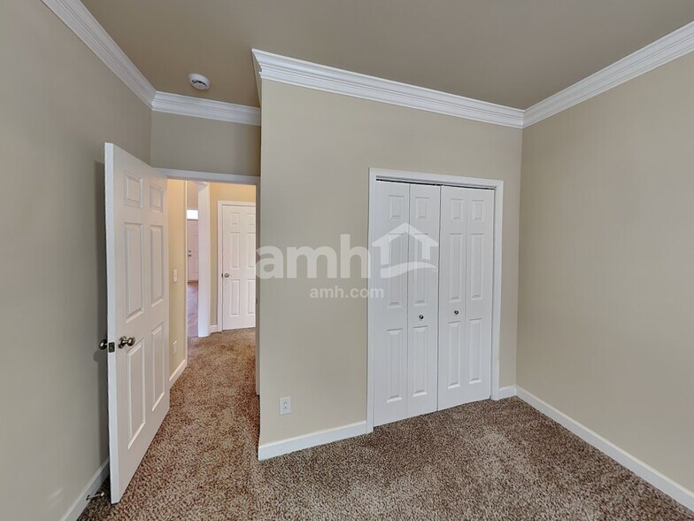 Building Photo - 2087 Lequire Ln