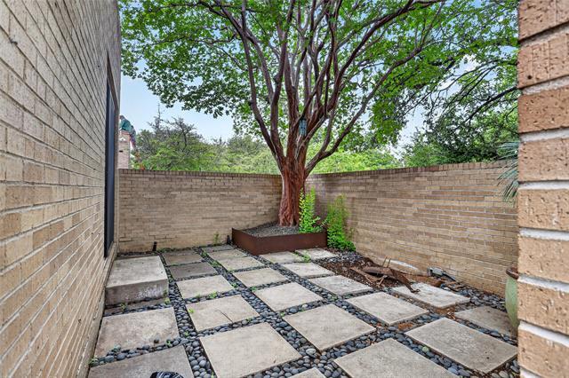 Building Photo - 5713 Pershing Ave