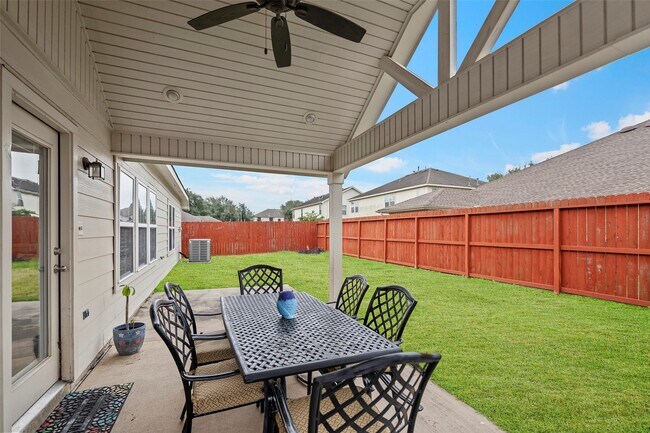 Building Photo - 16711 Canyon Whisper Dr