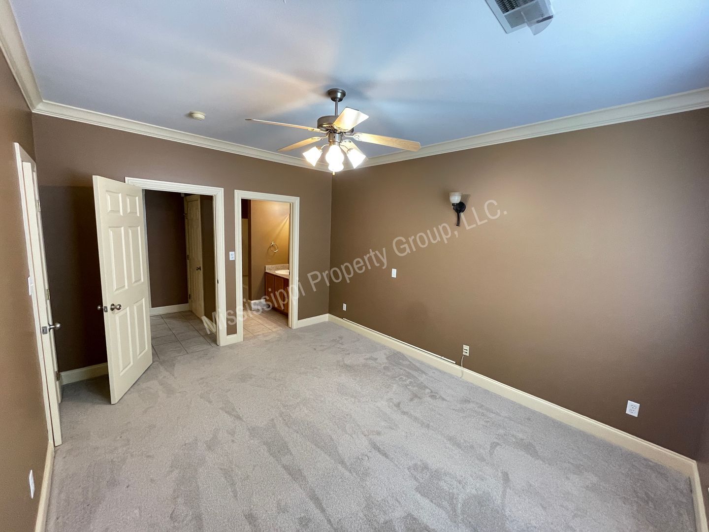 Building Photo - 202 Private Rd 3097