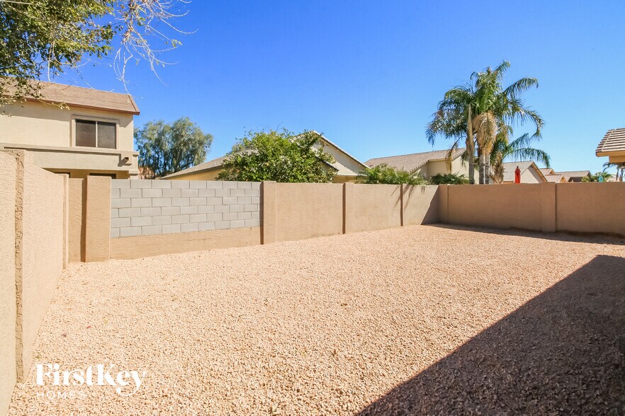 Building Photo - 28067 N Quartz Dr