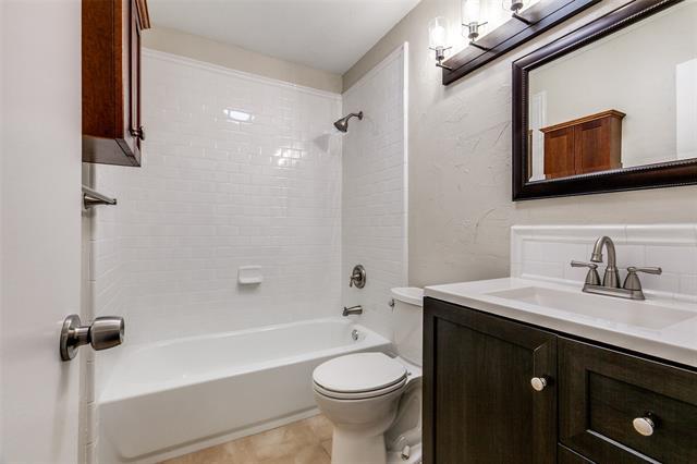 Building Photo - 822 Fontana Ave