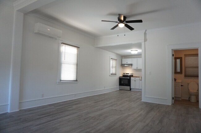 Building Photo - 708 Harnett St