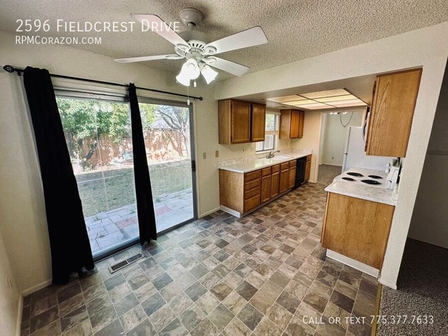 Building Photo - 2596 Fieldcrest Dr