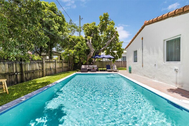 Building Photo - 1924 SW 20th St