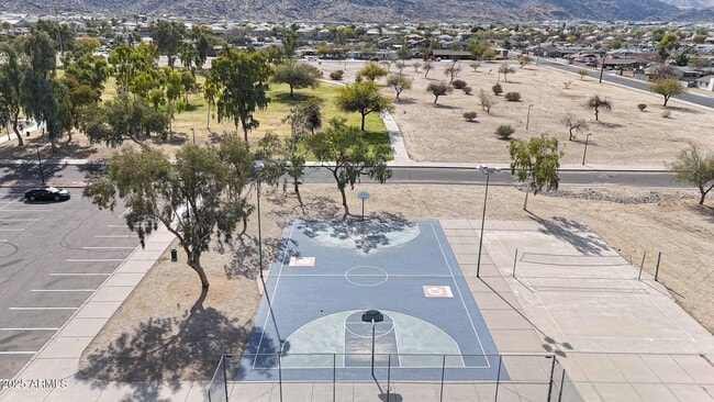 Building Photo - 921 E Desert Ln