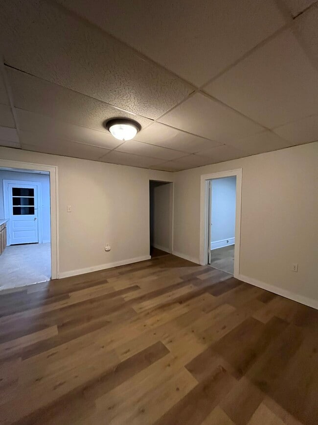 Building Photo - 114 N Thomas Ave