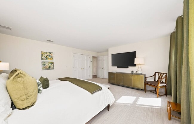 Building Photo - 97 Coopers Farm Rd