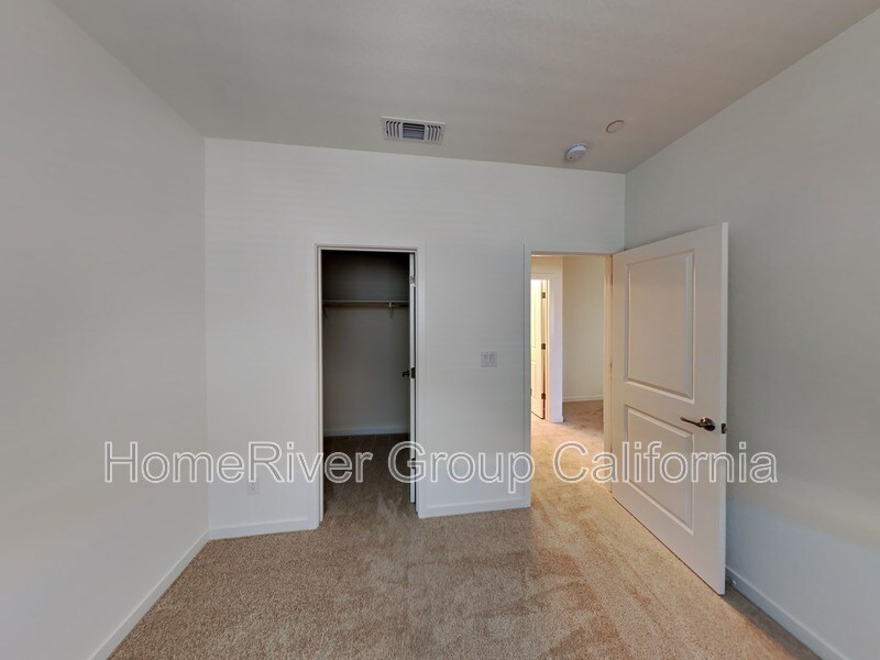 Building Photo - 1655 Bronzewick Lane