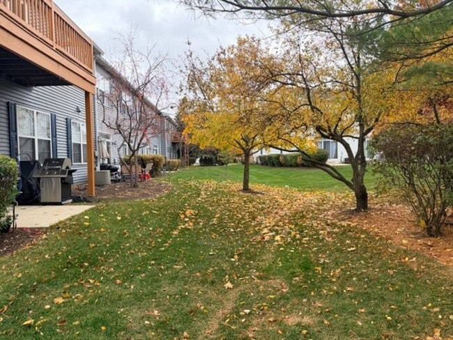 Building Photo - Beautiful 2 bed, 2 bath, townhome