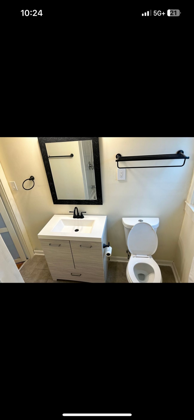 Building Photo - 131 Druid Dr