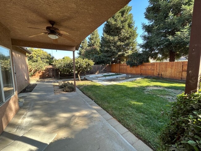 Building Photo - Solar, back house, single family home,