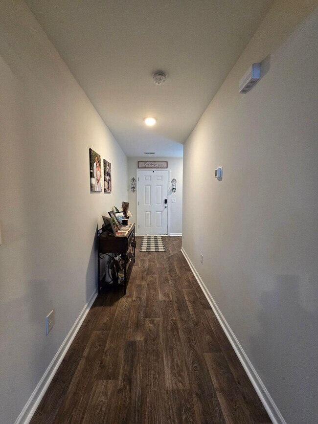 Building Photo - 1762 Camazay Dr