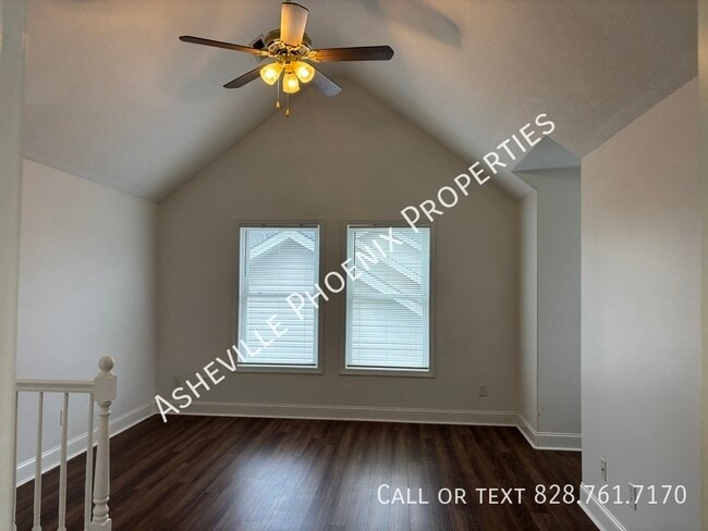 Building Photo - 9 Spruce Shade Ct