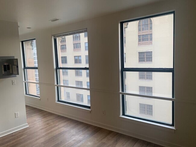 Building Photo - 131 Tremont St