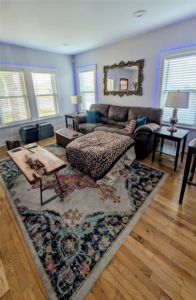 Building Photo - 4923 Leeland St