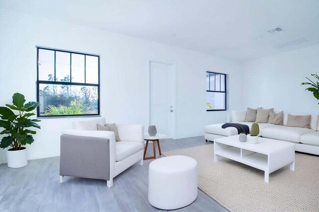 Building Photo - 8126 Thruso Rd