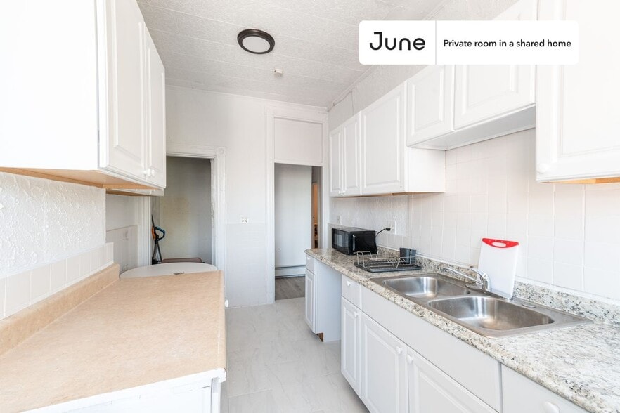 Building Photo - Room in Shared 4 bed/1 bath home in Allston