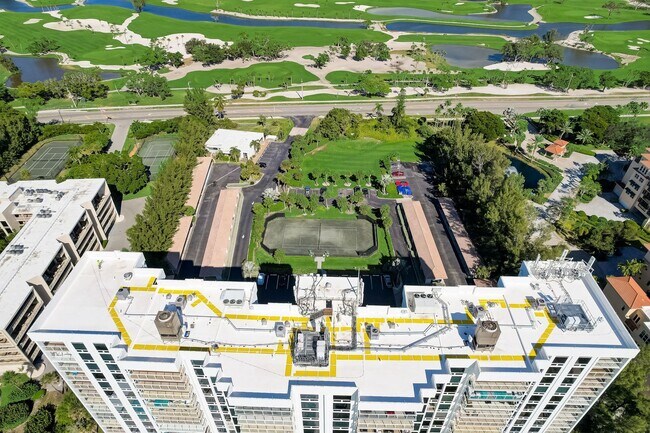 Building Photo - Seaside Serenity: Luxurious Gulf-Front Retreat on Southern Longboat Key