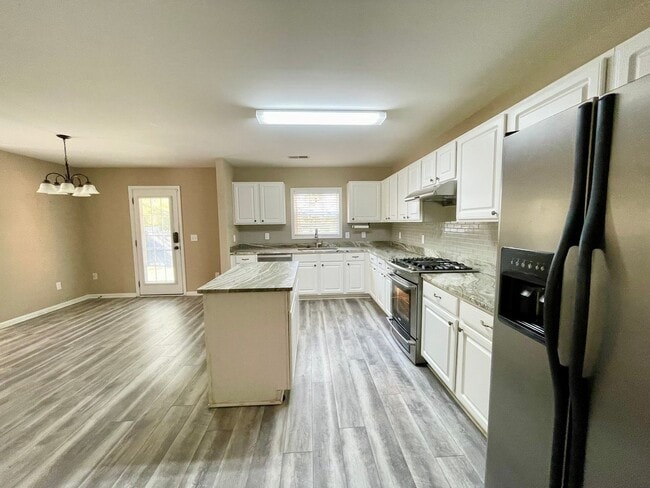 Building Photo - West Columbia