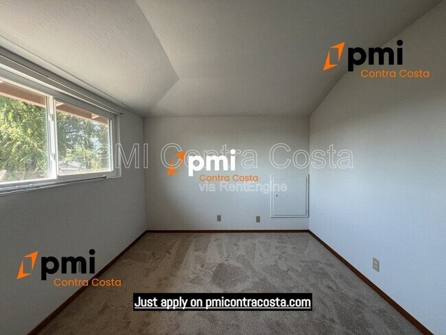 Building Photo - 2850 St Denis Dr