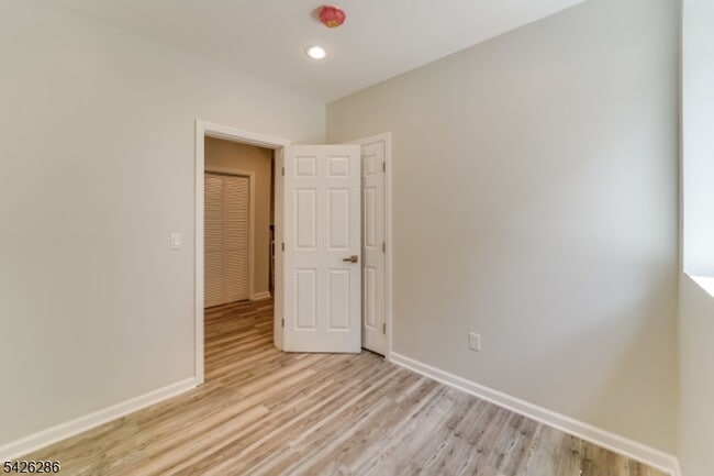 Building Photo - 38 Willowdale Ave