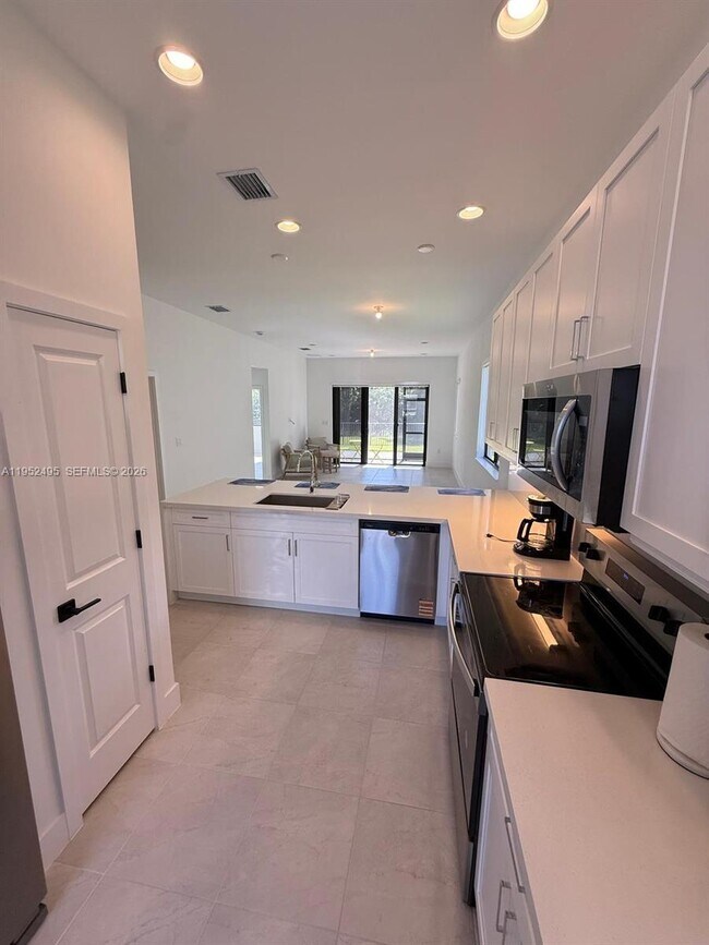 Building Photo - 5816 Agostino Way