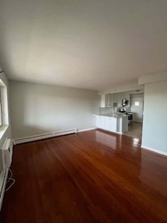 Building Photo - Salem Village Apartments LLC