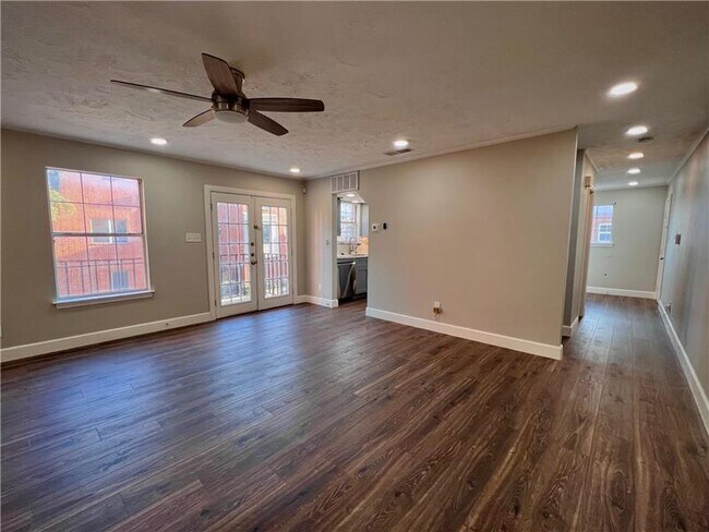 Building Photo - 600 Bagby Ave