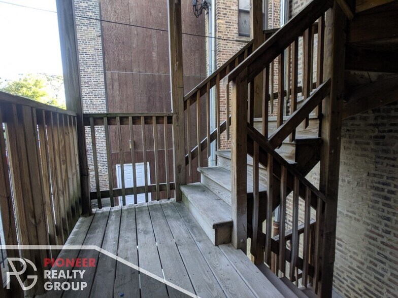 Building Photo - 2648 N Spaulding Ave