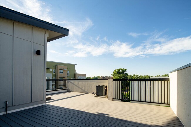 Building Photo - 3569 S Pennsylvania St