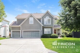 Building Photo - 2111 SW Feather Ridge Rd