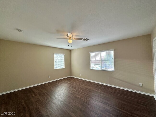 Building Photo - 7576 Jacaranda Leaf St