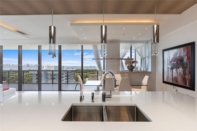 Building Photo - 5875 Collins Ave