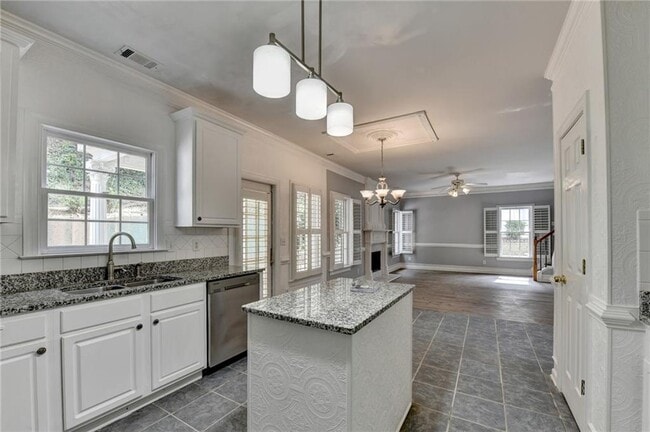 Building Photo - 2072 Fairport Way