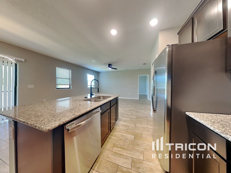 Building Photo - 4035 Wayfarer Wy