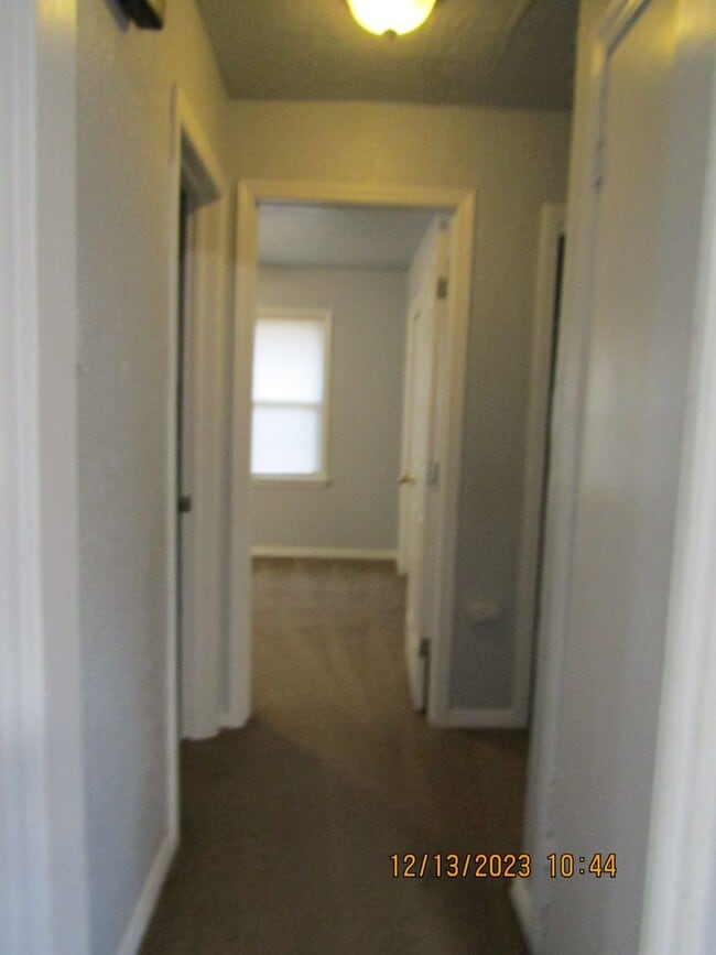 Building Photo - Close to shopping, Comanche hospital and Cameron University