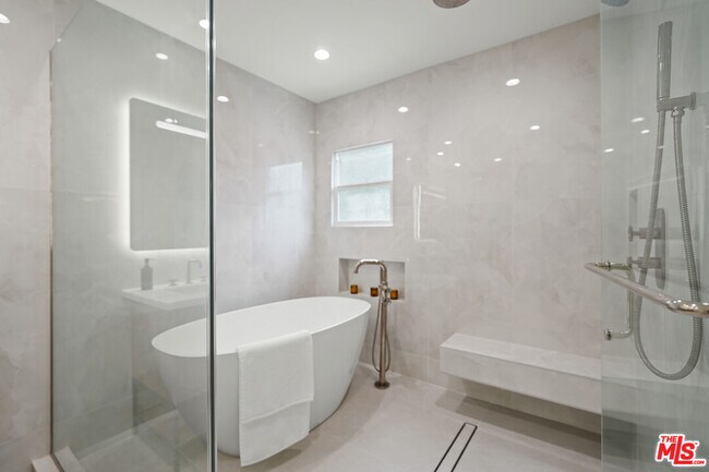 Building Photo - 665 McCadden Pl