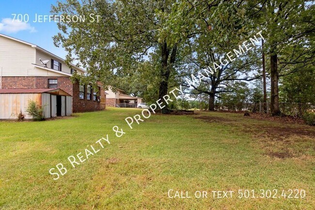 Building Photo - 700 Jefferson Dr