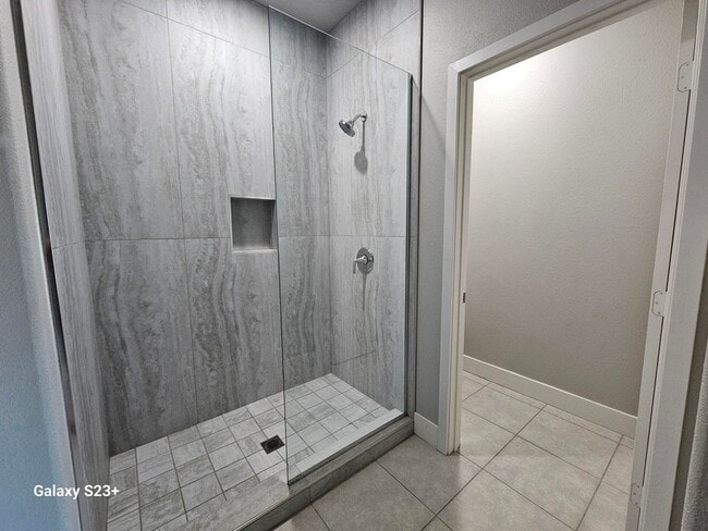 Building Photo - CHARMING NEWER CONTEMPORARY 3 BED/2 BATH A...