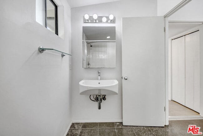 Building Photo - 30611 Las Estrellas Dr